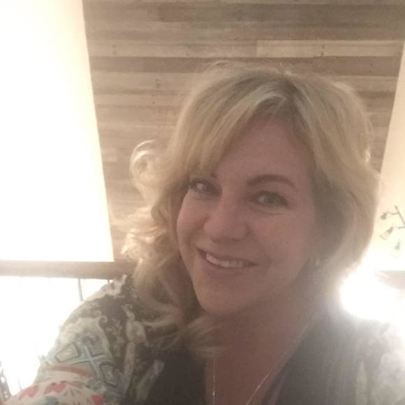 Meet your Posher, Lynn - Picture 1 of 1